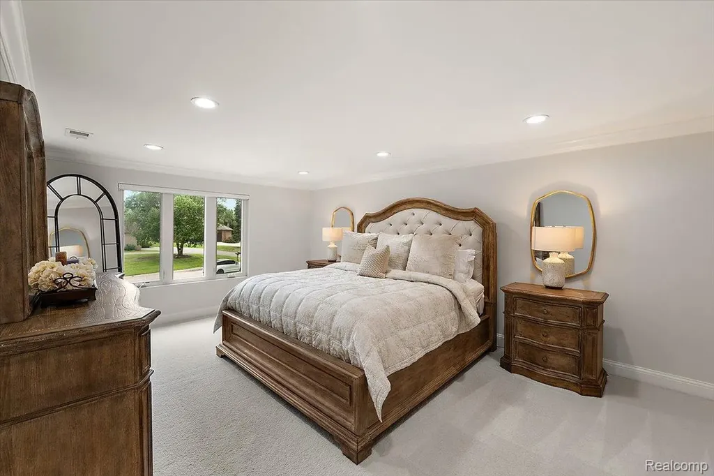 2118 Coach Way Court West Bloomfield Charter Township MI 48302