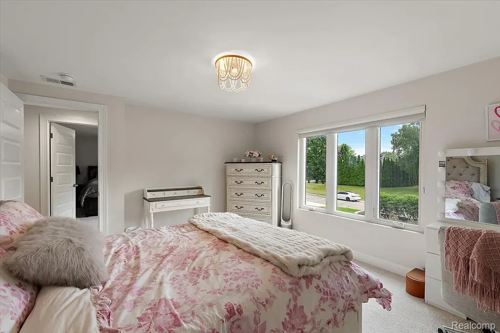 2118 Coach Way Court West Bloomfield Charter Township MI 48302