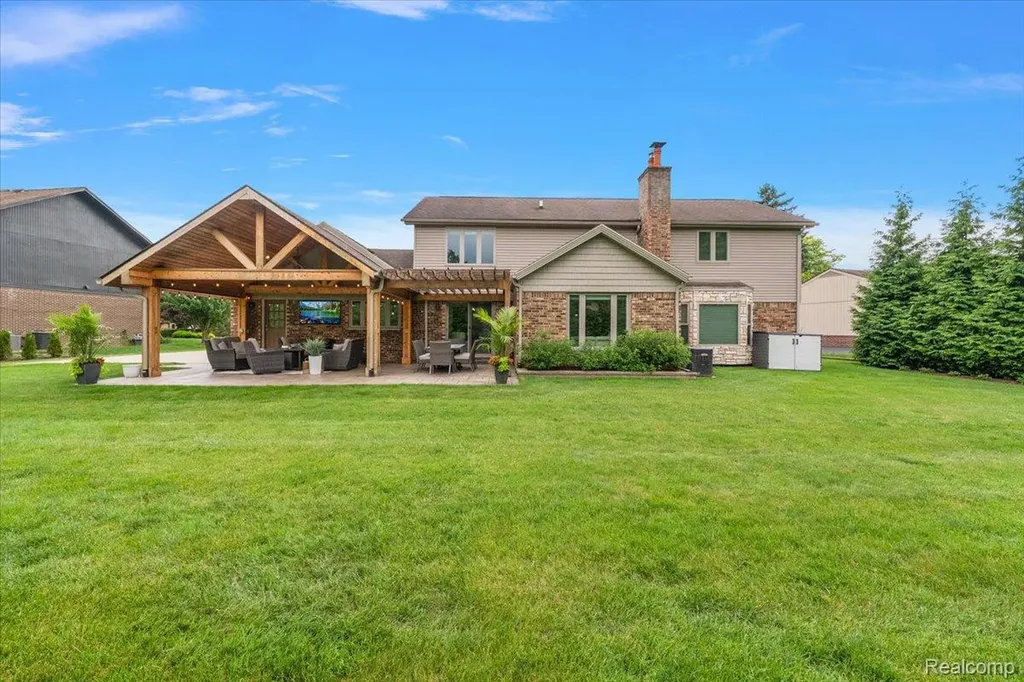 2118 Coach Way Court Bloomfield Hills City MI 48302