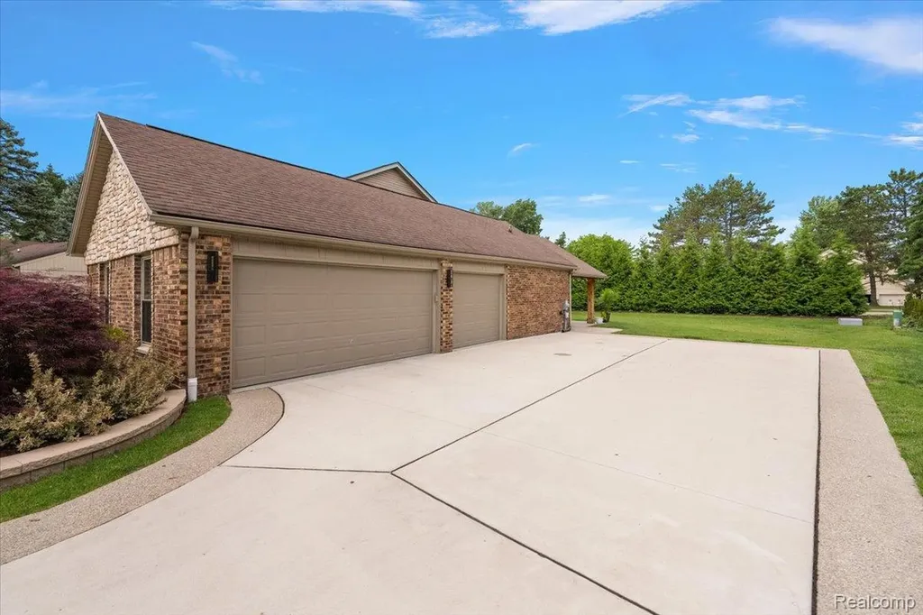 2118 Coach Way Court Bloomfield Hills City MI 48302