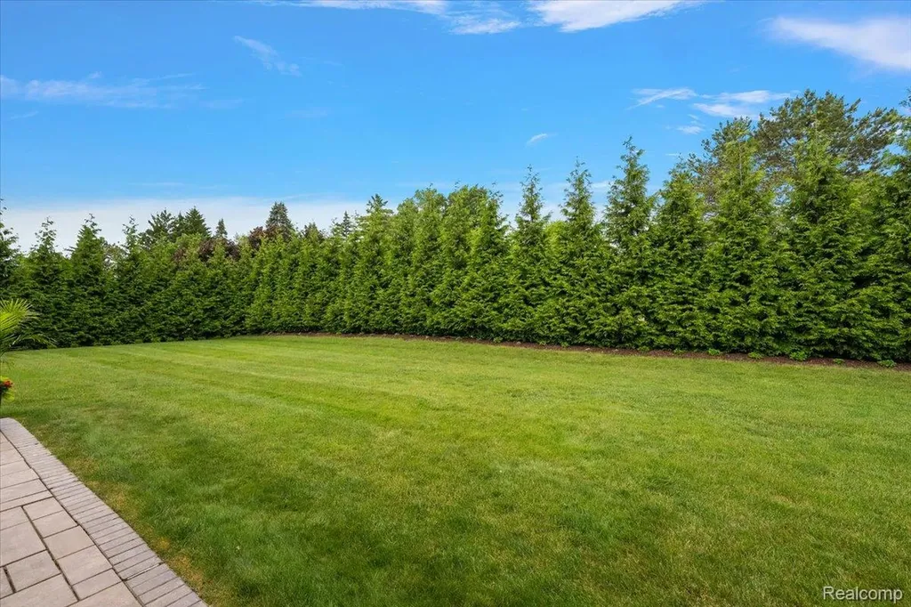 2118 Coach Way Court West Bloomfield Charter Township MI 48302