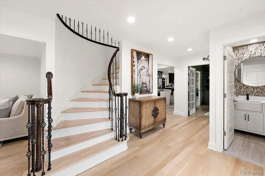 2118 Coach Way Court West Bloomfield Charter Township MI 48302