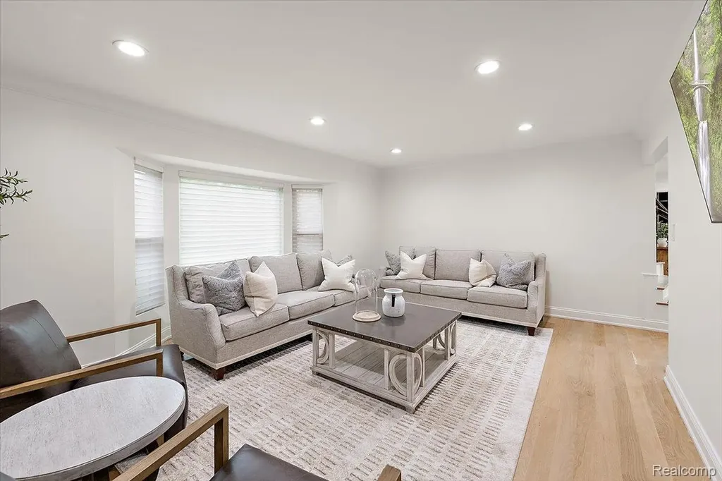 2118 Coach Way Court Bloomfield Hills City MI 48302