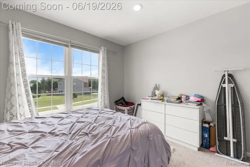 25035 Constitution Avenue Warren City MI 48089