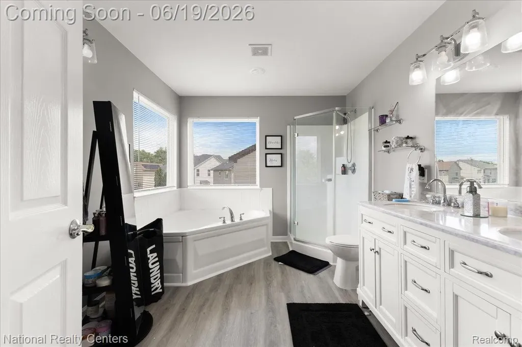 25035 Constitution Avenue Warren City MI 48089