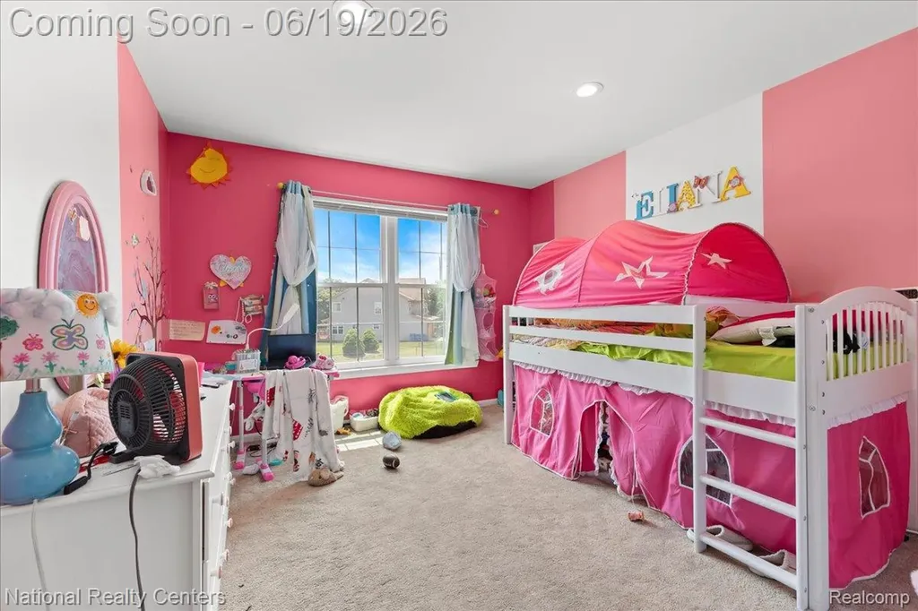 25035 Constitution Avenue Warren City MI 48089