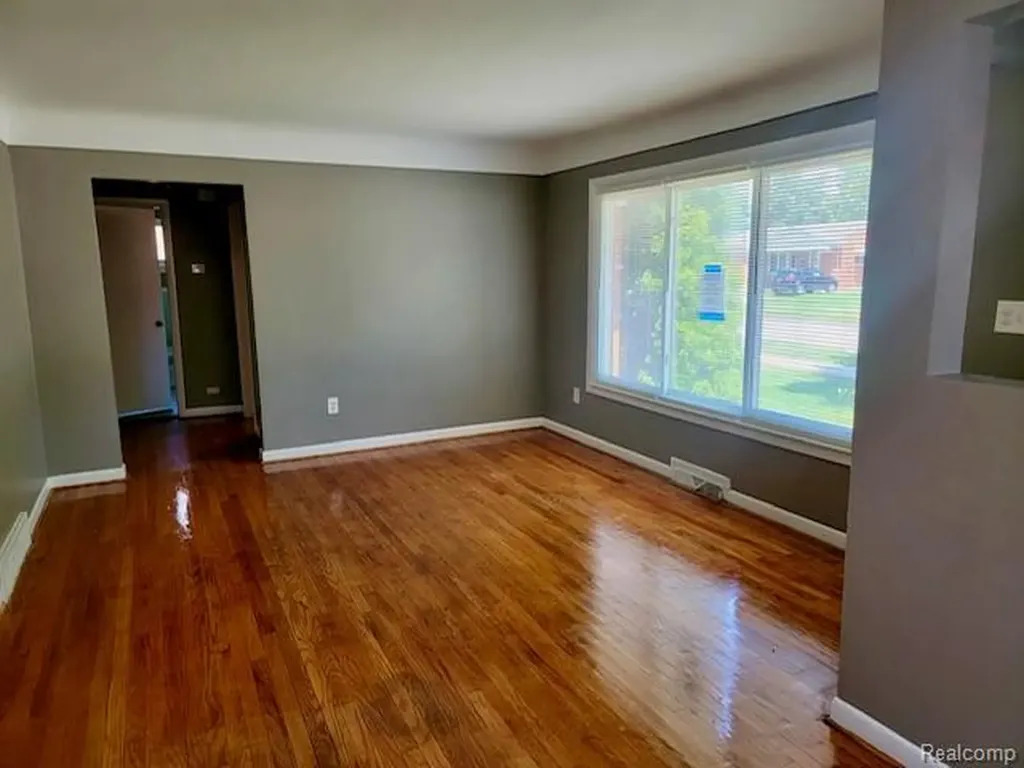 21307 Le Fever Avenue Warren City MI 48091