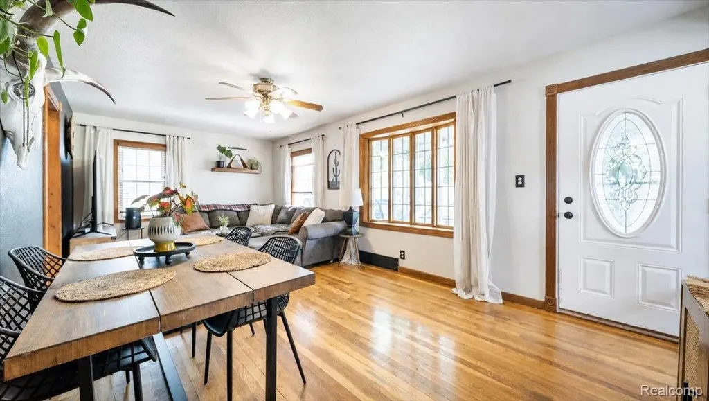 13458 Poplar Street Southgate City MI 48195