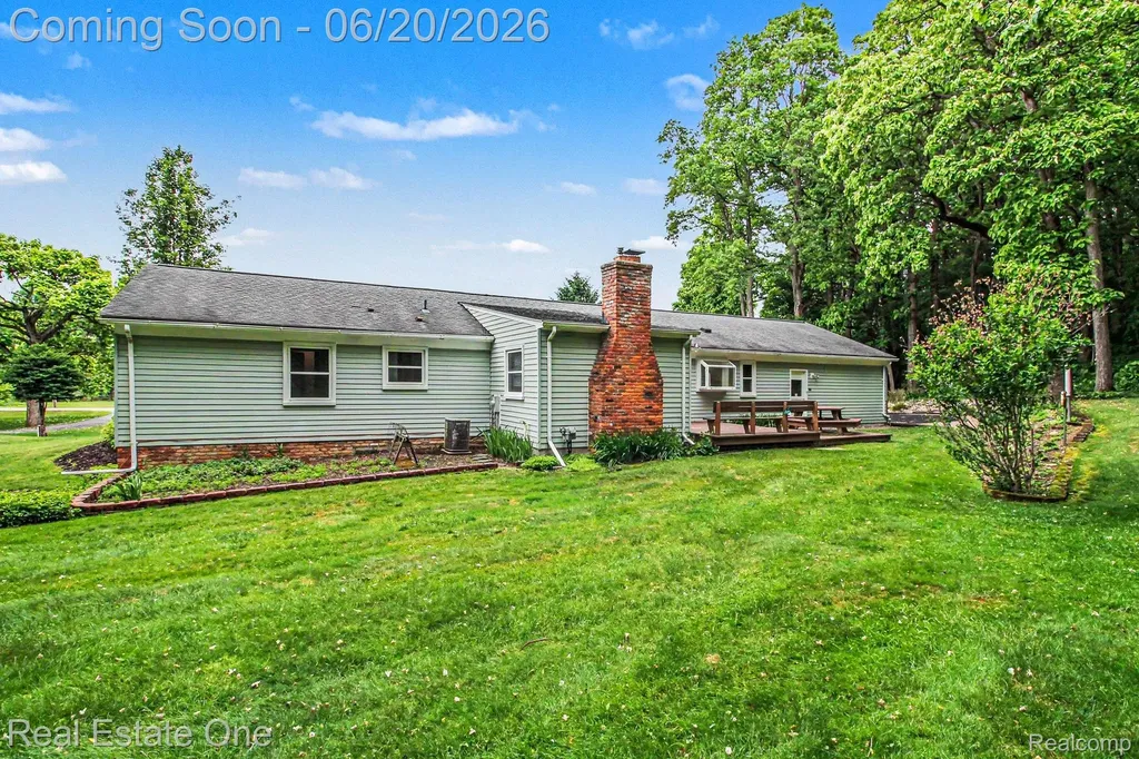 6440 Grand Circle Drive Genoa Township MI 48116