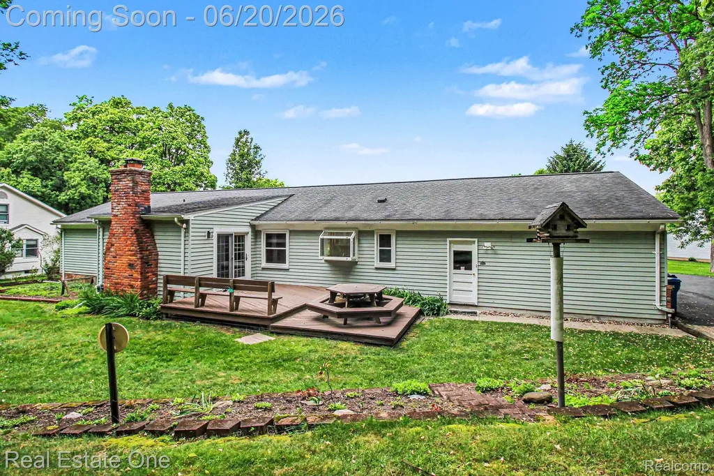 6440 Grand Circle Drive Genoa Township MI 48116