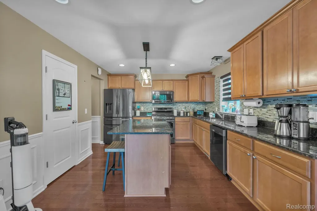 18090 Curtis Court Livonia City MI 48152