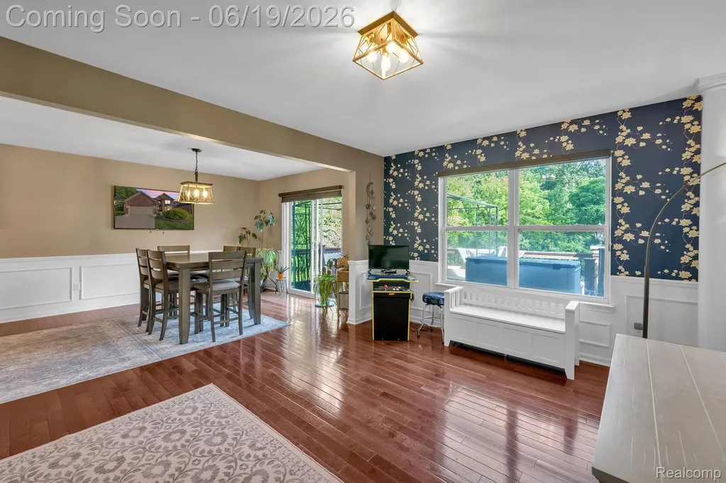 18090 Curtis Court Livonia City MI 48152