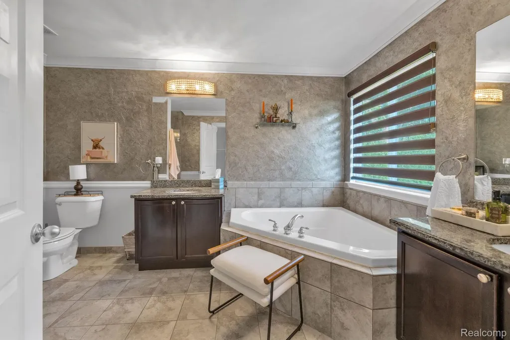 18090 Curtis Court Livonia City MI 48152