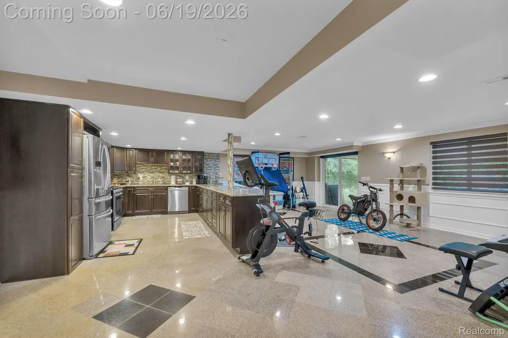 18090 Curtis Court Livonia City MI 48152