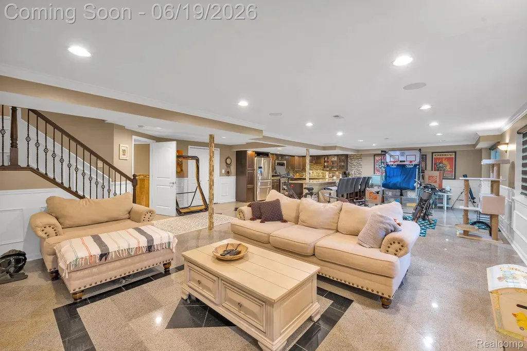 18090 Curtis Court Livonia City MI 48152