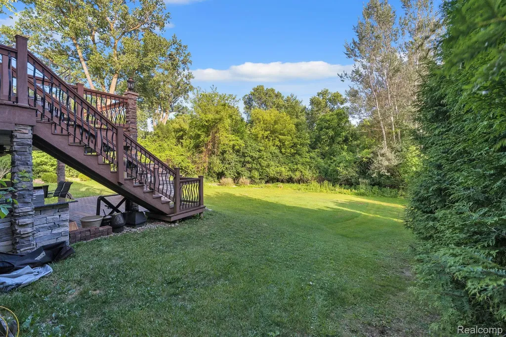 18090 Curtis Court Livonia City MI 48152