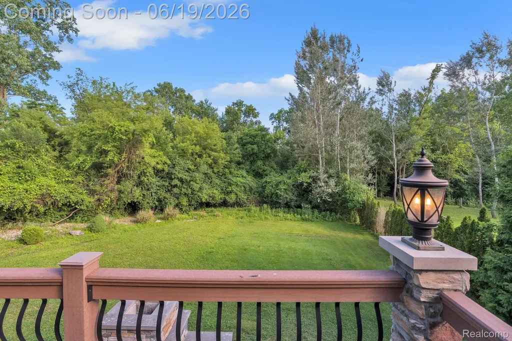 18090 Curtis Court Livonia City MI 48152