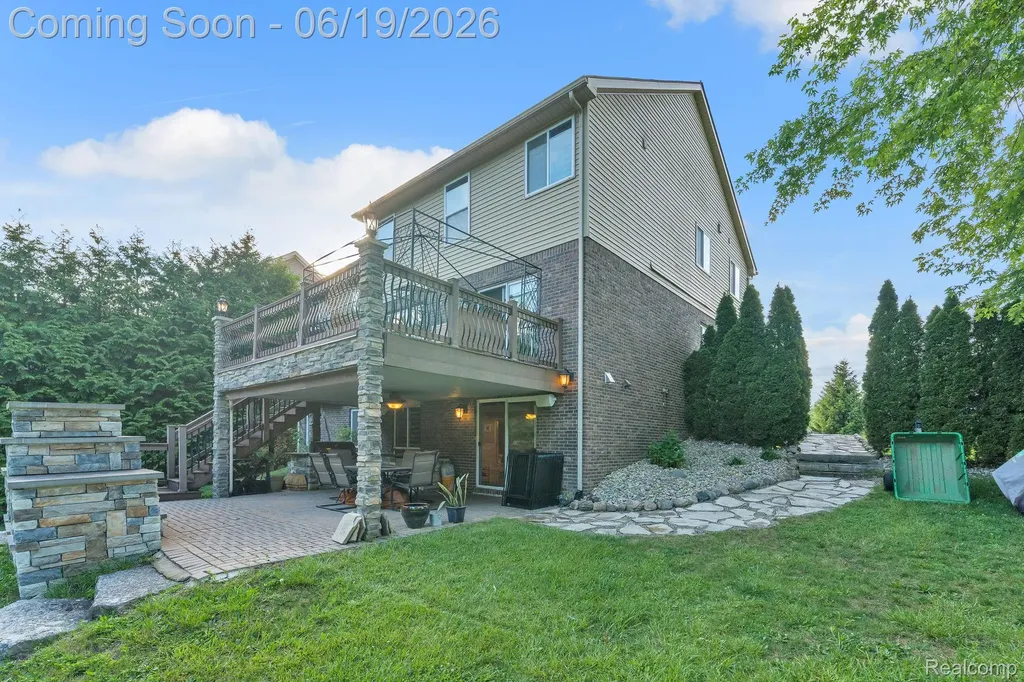 18090 Curtis Court Livonia City MI 48152