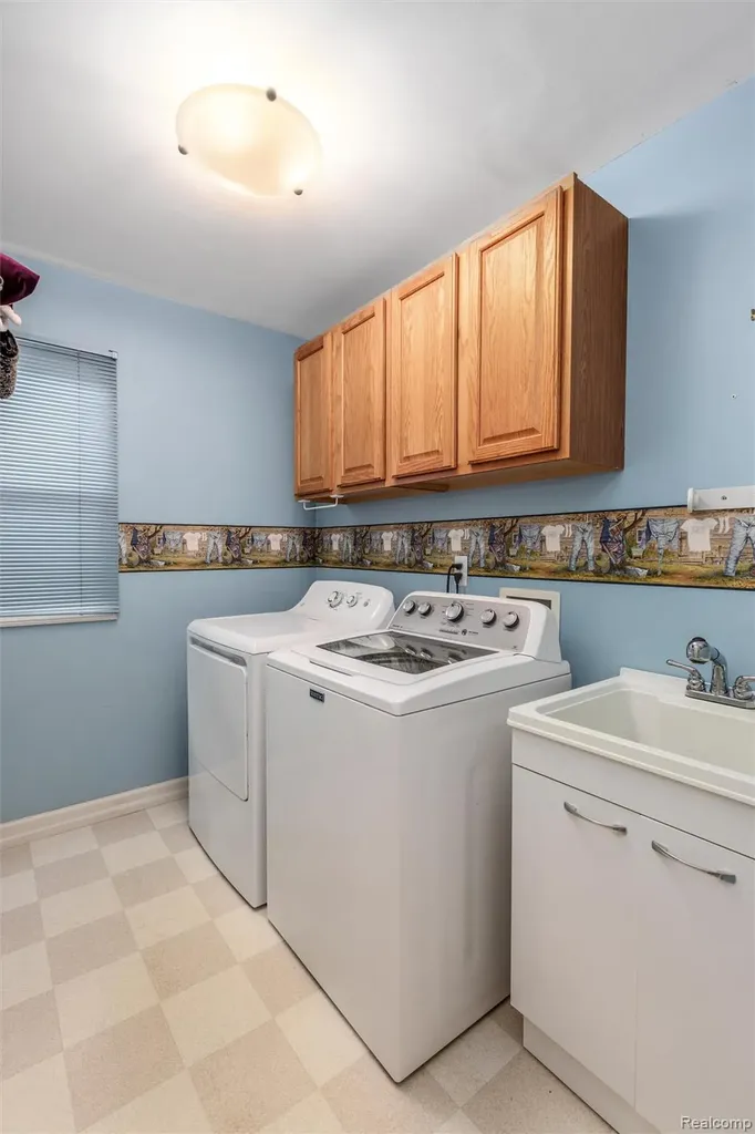 30425 Norwich Drive Novi City MI 48377