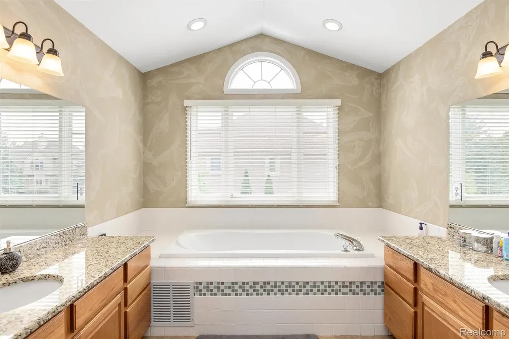 30425 Norwich Drive Novi City MI 48377