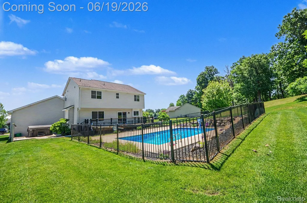 3455 N Quarry Creek Drive White Lake Charter Township MI 48383