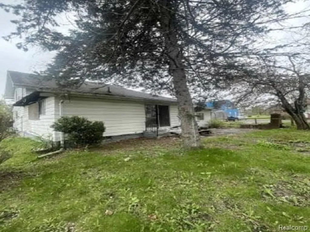 2050 Aitken Avenue Flint City MI 48503