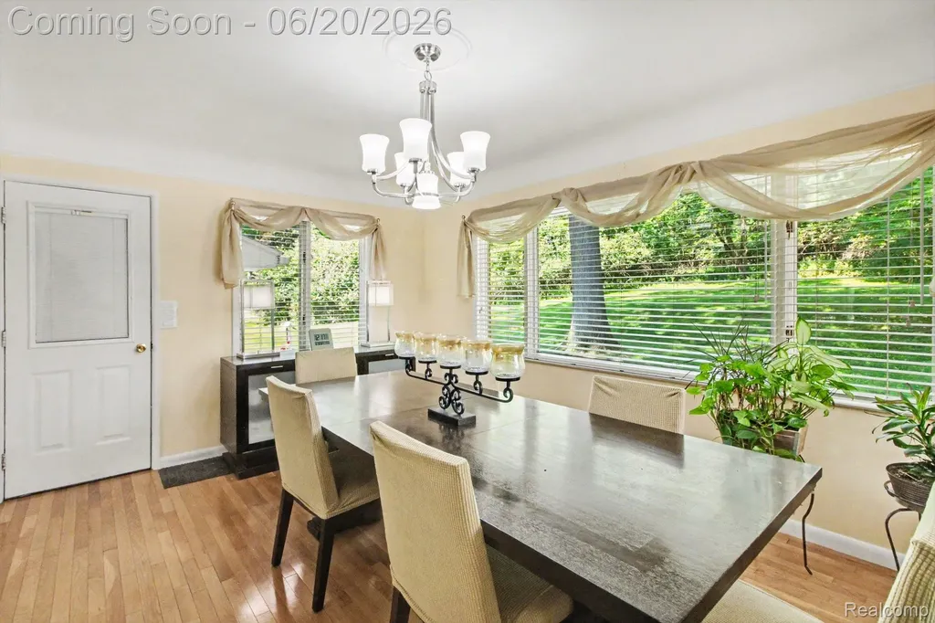 27682 Wellington Street Farmington Hills City MI 48334