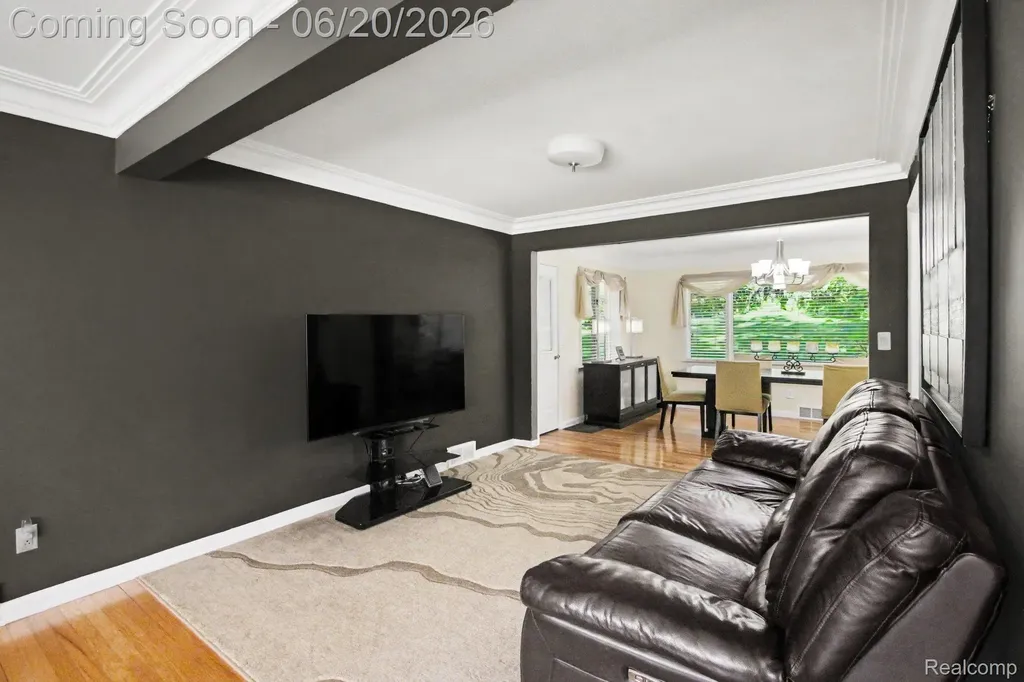 27682 Wellington Street Farmington Hills City MI 48334