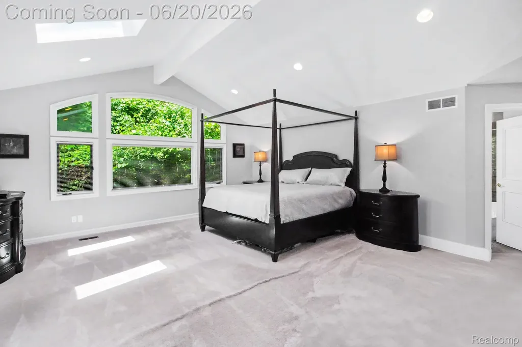 27682 Wellington Street Farmington Hills City MI 48334