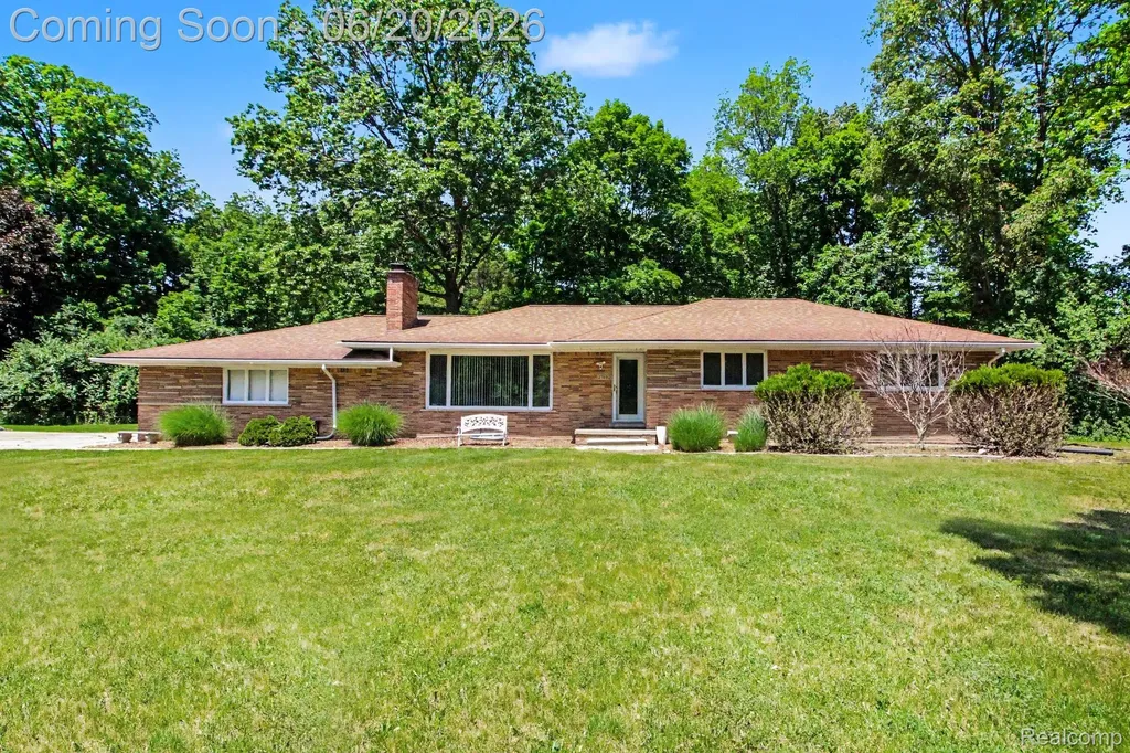 27682 Wellington Street Farmington Hills City MI 48334