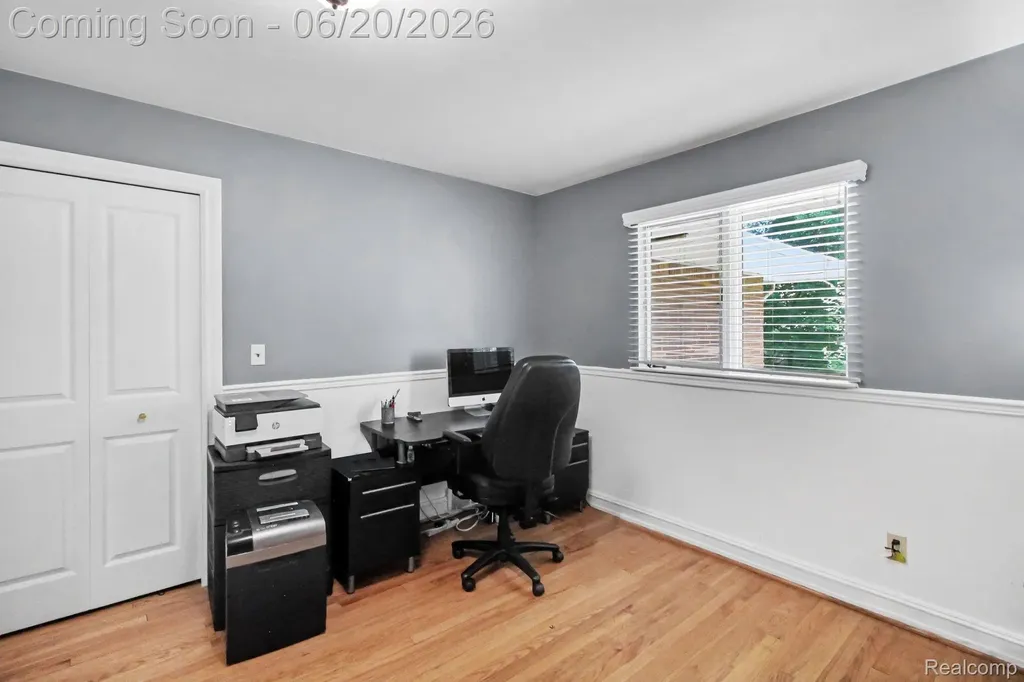 27682 Wellington Street Farmington Hills City MI 48334