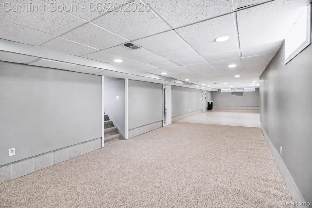 27682 Wellington Street Farmington Hills City MI 48334