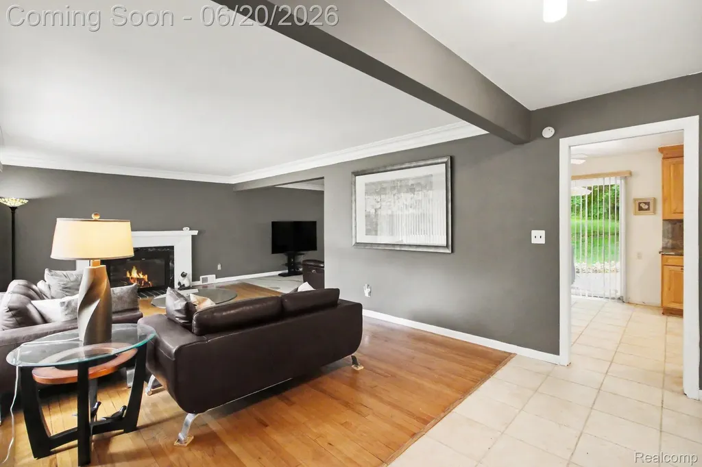 27682 Wellington Street Farmington Hills City MI 48334