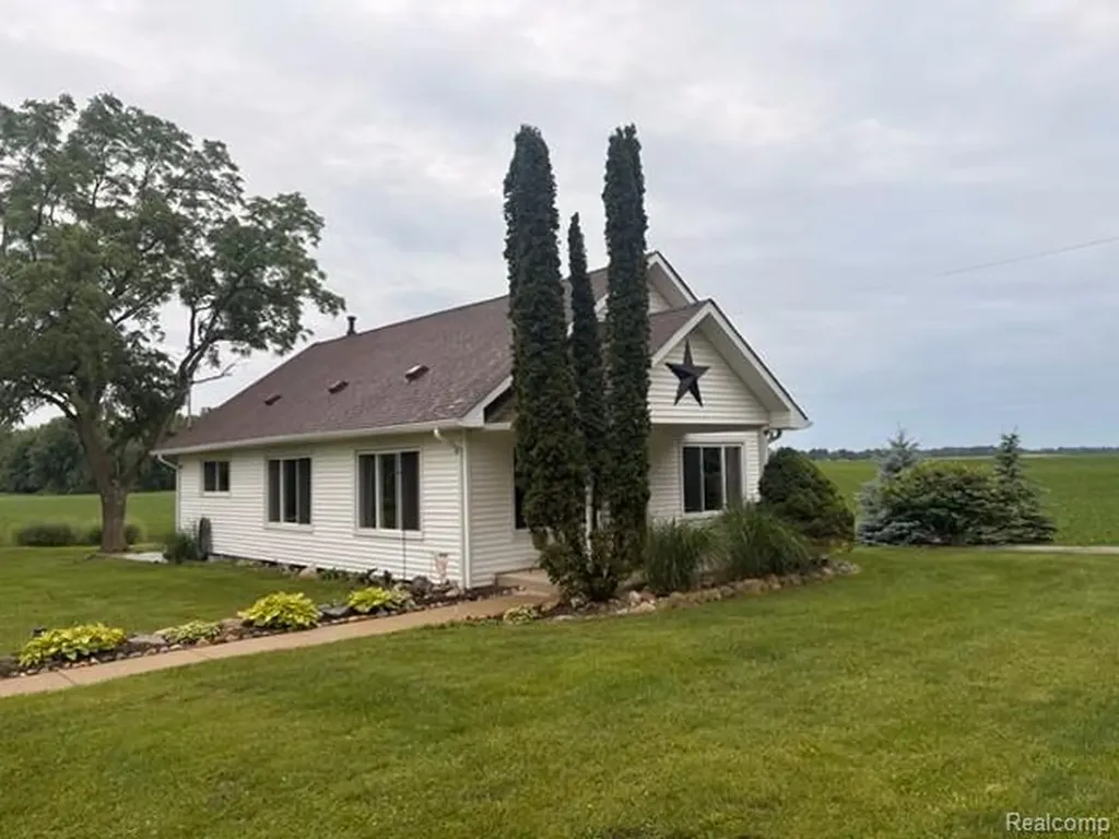 3658 Newburg Road Shiawassee Township MI 48414