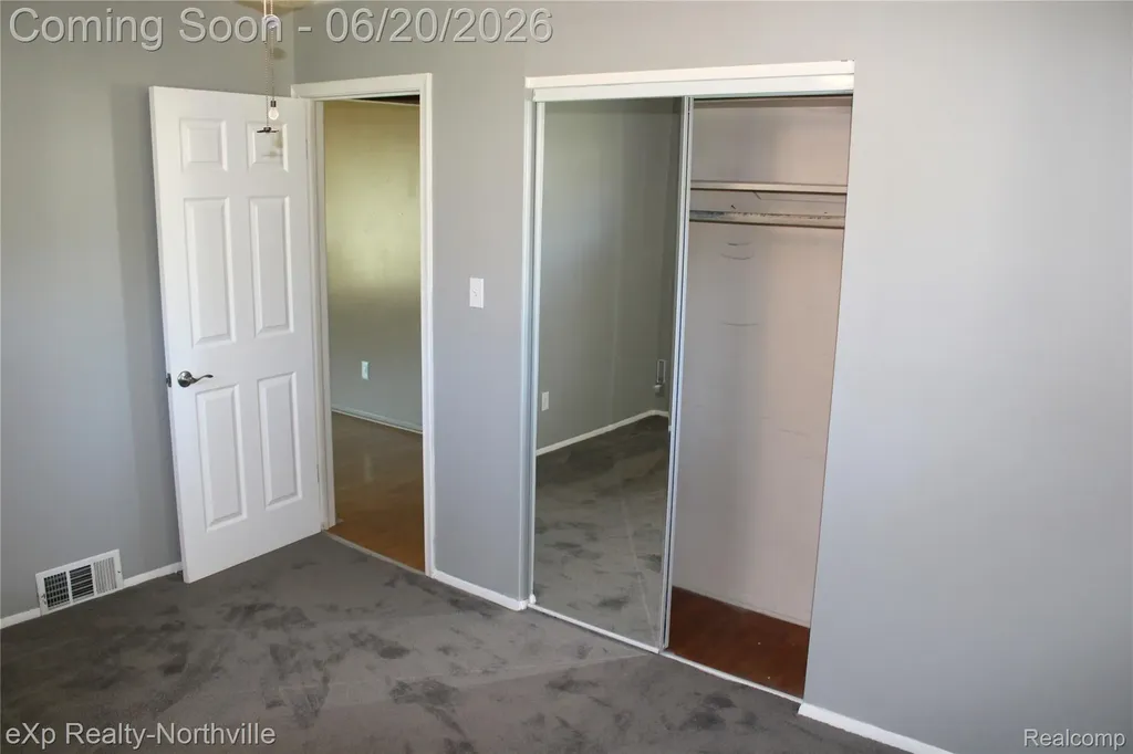 130 Shotka Street Westland City MI 48186