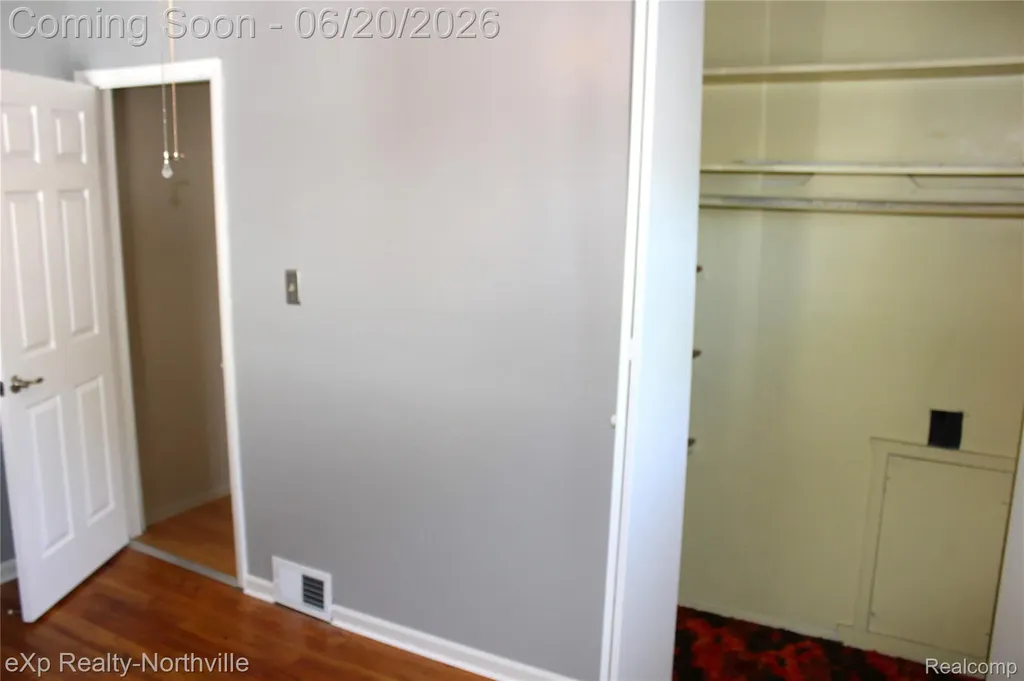 130 Shotka Street Westland City MI 48186