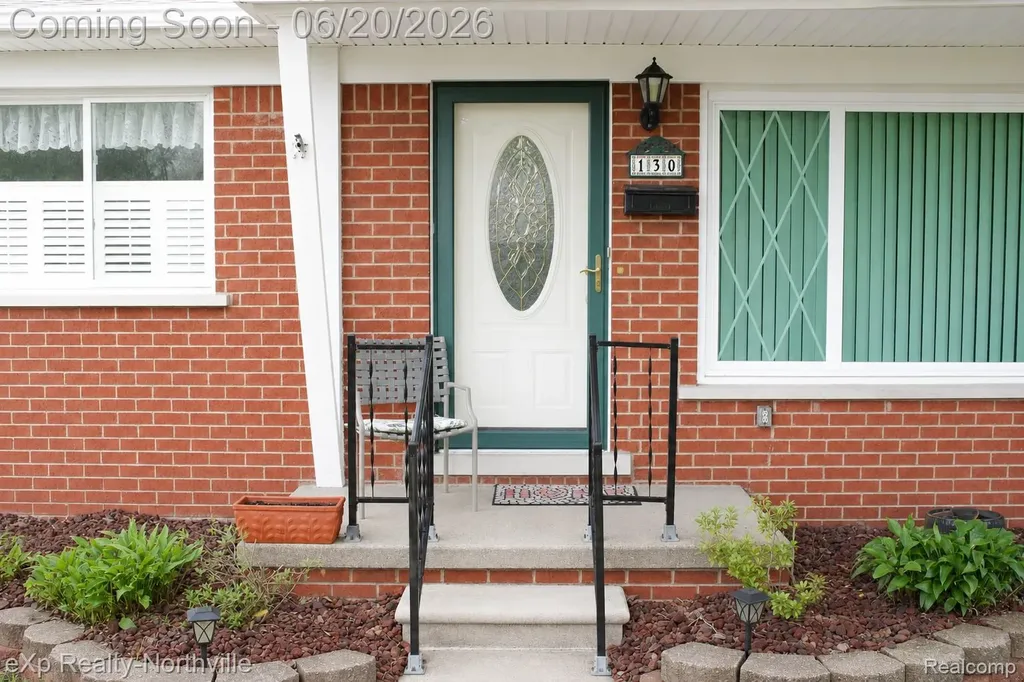 130 Shotka Street Westland City MI 48186