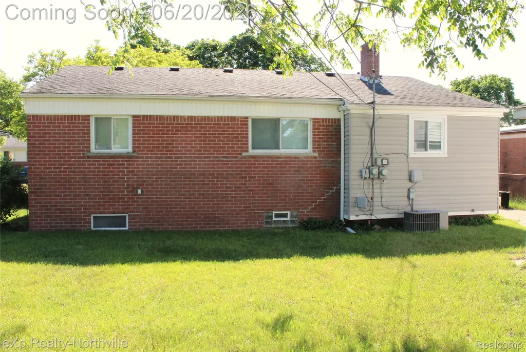130 Shotka Street Westland City MI 48186