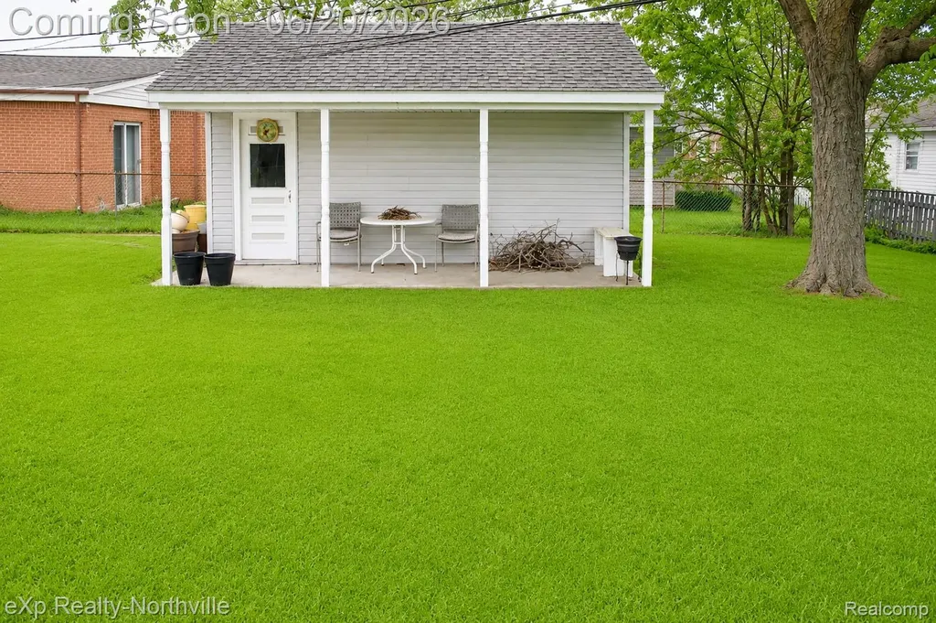 130 Shotka Street Westland City MI 48186
