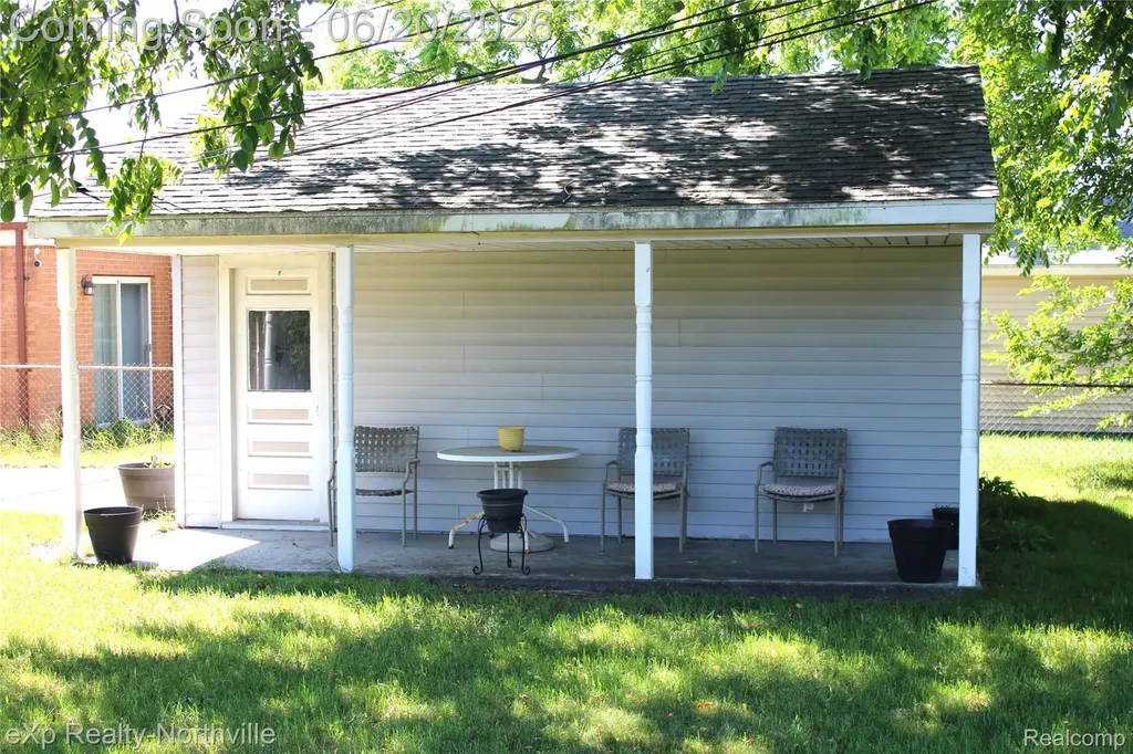 130 Shotka Street Westland City MI 48186