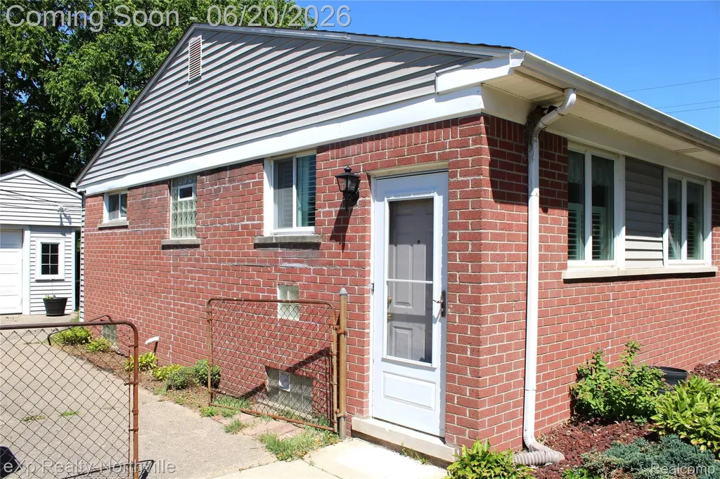 130 Shotka Street Westland City MI 48186