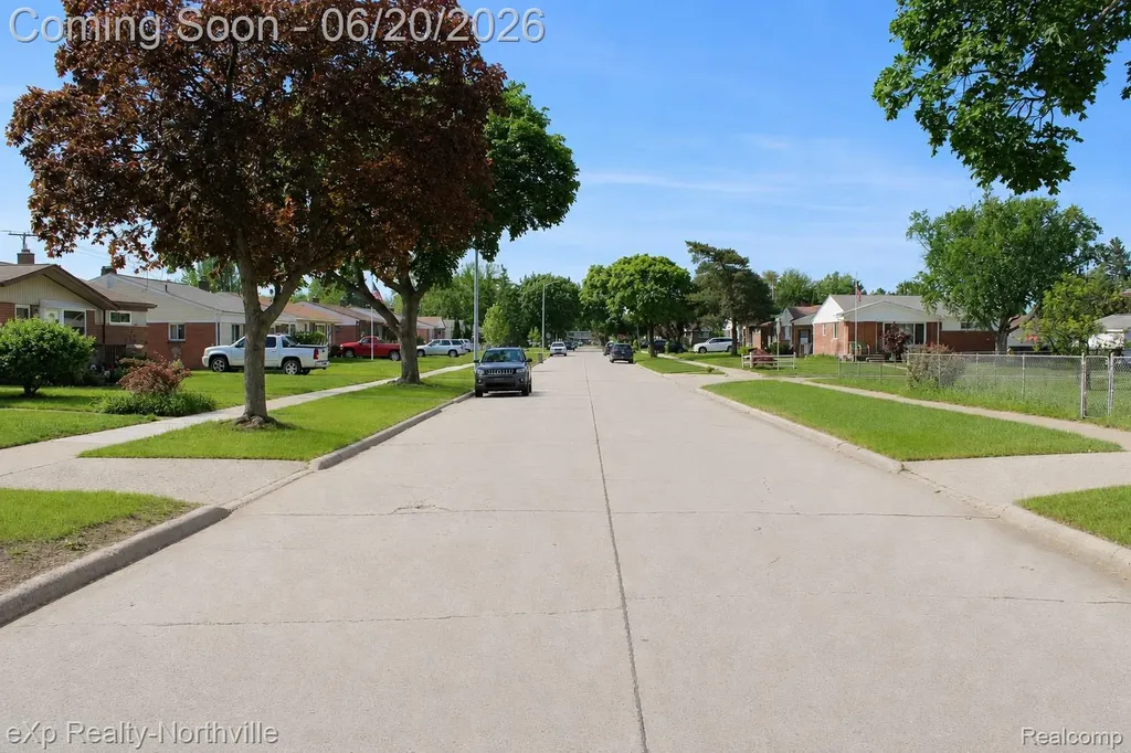 130 Shotka Street Westland City MI 48186