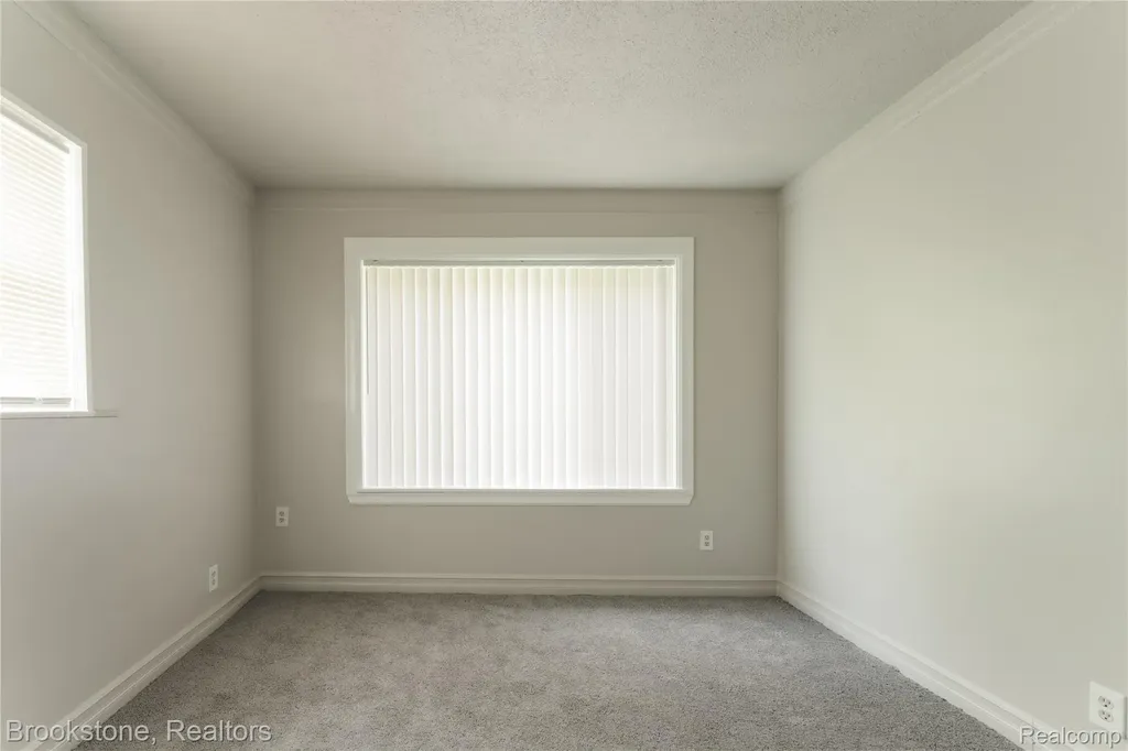 356 Nelson Street Pontiac City MI 48342