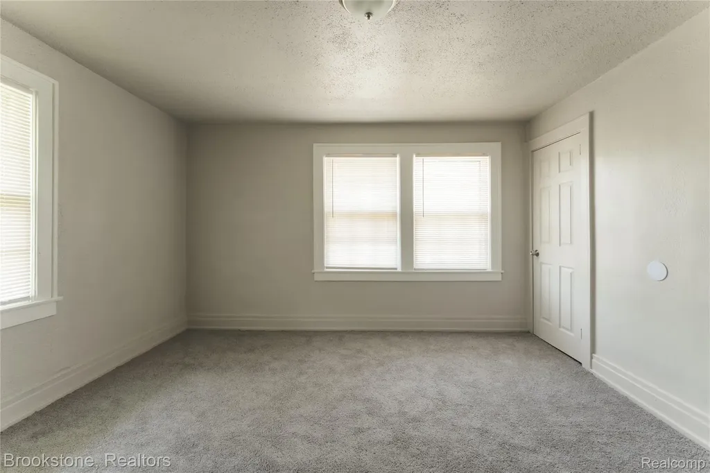 356 Nelson Street Pontiac City MI 48342