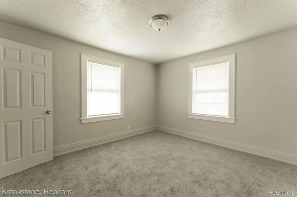 356 Nelson Street Pontiac City MI 48342