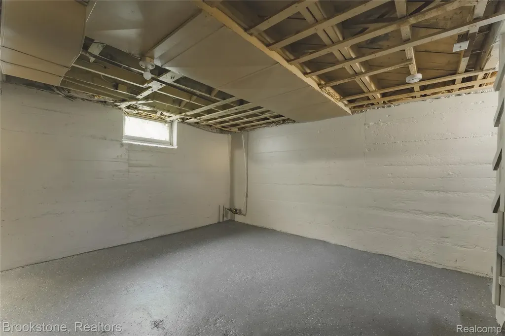 356 Nelson Street Pontiac City MI 48342