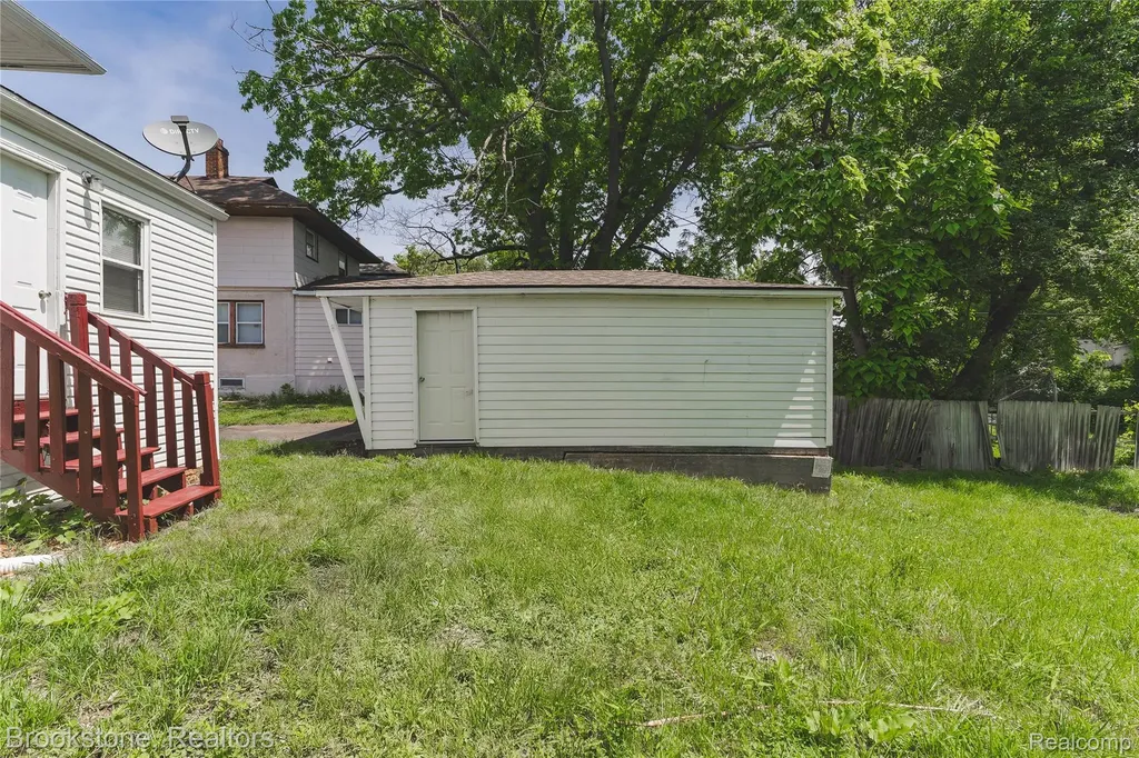 356 Nelson Street Pontiac City MI 48342