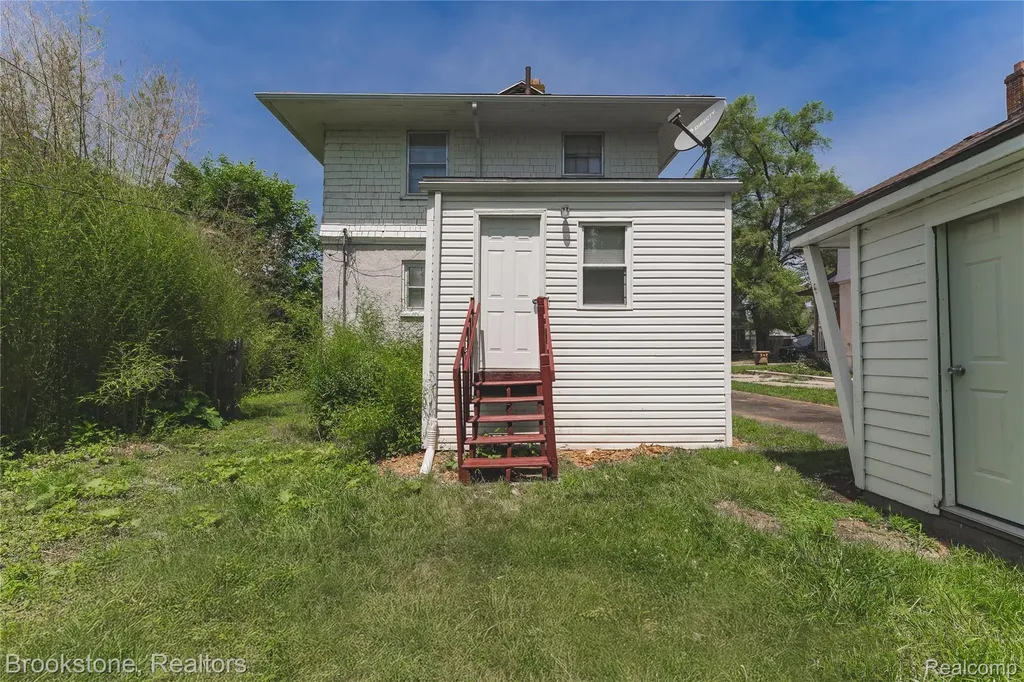356 Nelson Street Pontiac City MI 48342