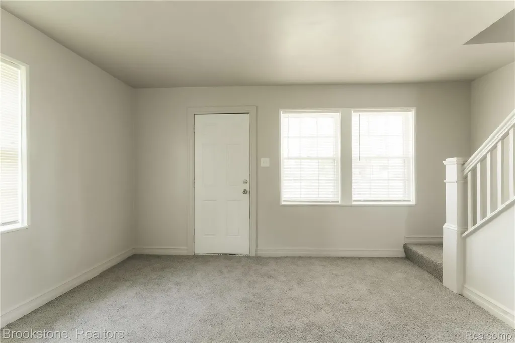 356 Nelson Street Pontiac City MI 48342
