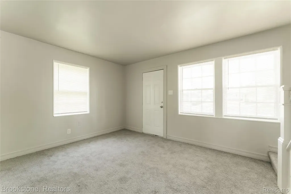 356 Nelson Street Pontiac City MI 48342